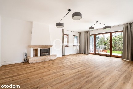 Wyremontowany dom wolnostojący | Garaż i taras