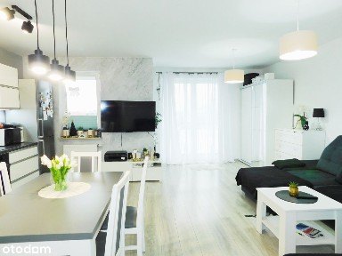 Mieszkanie z Pełnym Wyposażeniem i Miejscem Parkingowym.