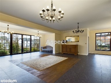 Elegancki dom z tarasem i kominkiem - Białołęka