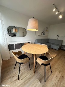 Komfortowa kawalerka w centrum / Po remoncie / Gotowa do zamieszkania