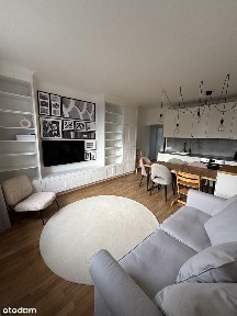 Słoneczne mieszkanie przy parku / Sunny flat near a park