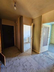 Sprzedam trzypokojowe mieszkanie przy ul. Kochanowskiego 16