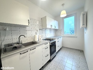 M2 po remoncie z balonem Konstytucji 3go Maja