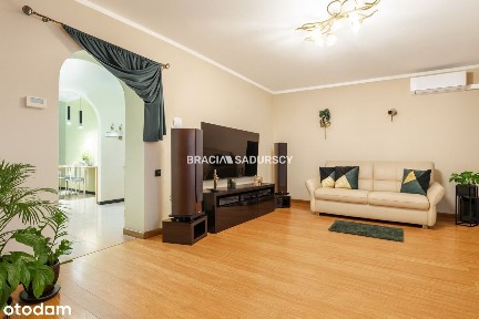 4 pokoje do zamieszkania z miejscem parkingowym