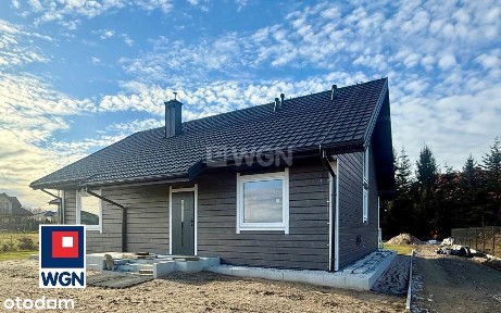 Dom szkieletowy z antresolą, przestrzeń, zieleń, cisza