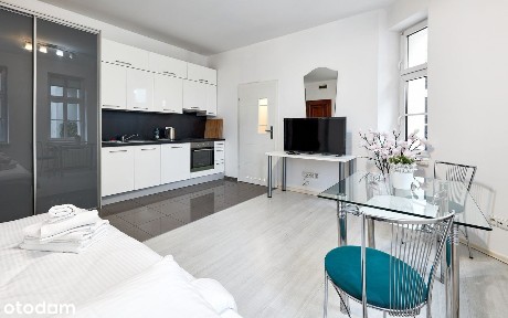 Przestronne i jasne studio w sercu Poznania - Garbary 49 -bez prowizji