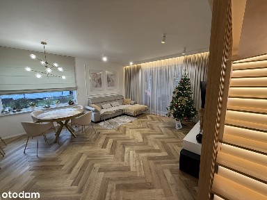 Wolnostojący dom w otoczeniu lasu