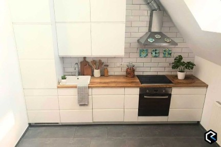 | Kawalerka 31 m2 z garderobą w pięknej kamienicy z windą | Centrum |