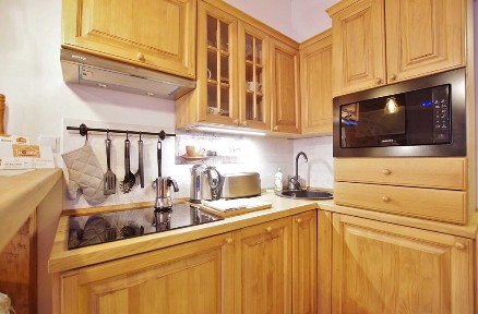 Przytulna kawalerka w samym sercu Kazimierza przy ulicy Miodowej.