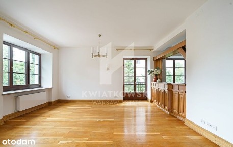 Dwupoziomowy apartament Saska Kępa