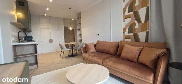 Nowy budynek-2pokoje z halą garażową i komórką