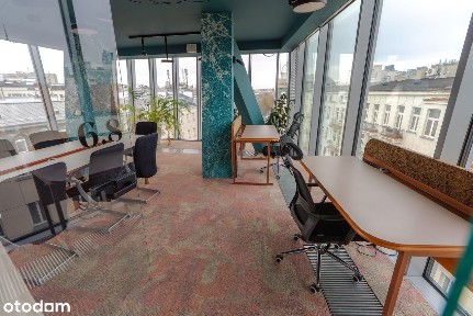 Biuro w centrum miasta z panoramicznym widokiem Do negocjacje.