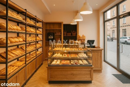 Lokal handlowy z witrynami przy Rondzie Wiatraczna