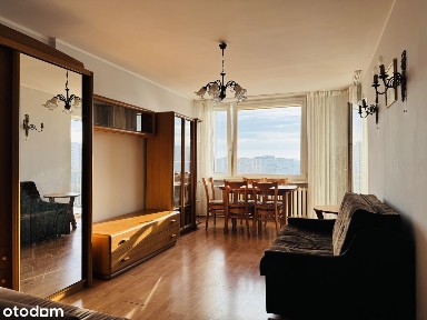 Rozkładowe z oddzielną kuchnią i loggią obok stacji metra M2 Trocka