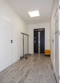 Dom wolnostojący z dużym ogrodem i garażem - i tylko 5 min od MARINO