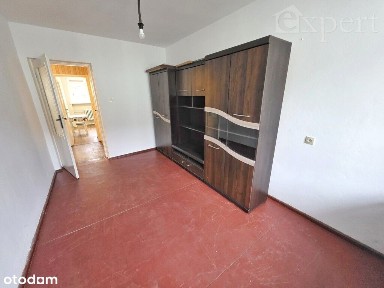 1 piętro, balkon, dwa pokoje ulica 1 Maja