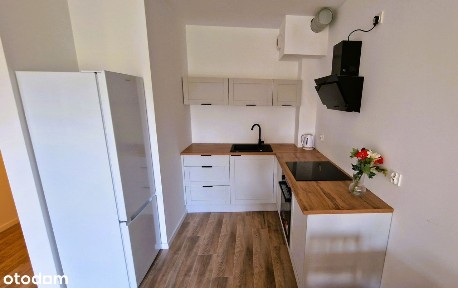 Świeżo wyremontowane!Prywatne miejsce parkingowe, komórka, z ogrodem.