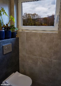 Sprzedam dom w zabudowie, piętrowy do zamieszkania.