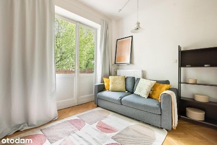 Stylowe mieszkanie z wysokim sufitem na Woli