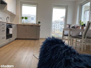 Nowe przytulne mieszkanie z komórką i halą garażow