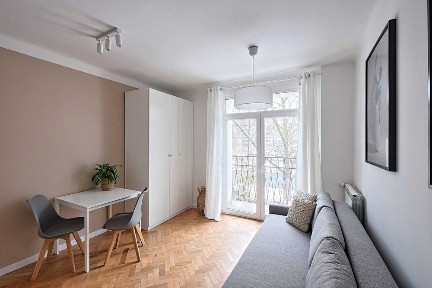 Kawalerka, Mokotów, Wołoska