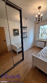 niski blok, II piętro; niezależne pokoje