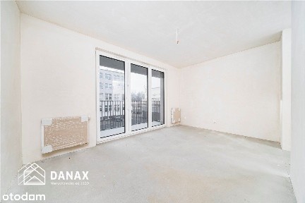 3 pokojowe z 2 balkonami i miejscem postojowym