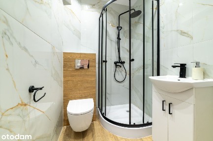 Kompaktowe mieszkanie z balkonem na I piętrze.