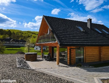 Dom z bali w wyjątkowej lokalizacji