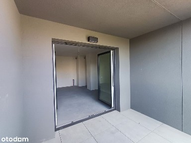 Ostatnie piętro, 2 pokoje, 2 miejsca parkingowe. Przy DW. Fabrycznym