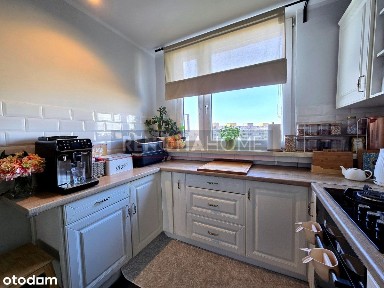 3 pokoje z dużą loggią i świetnym widokiem !