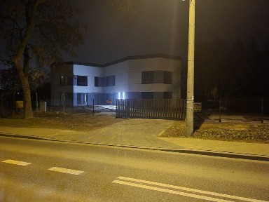 Dom w zabudowie dwulokalowej w Jazgarzewie