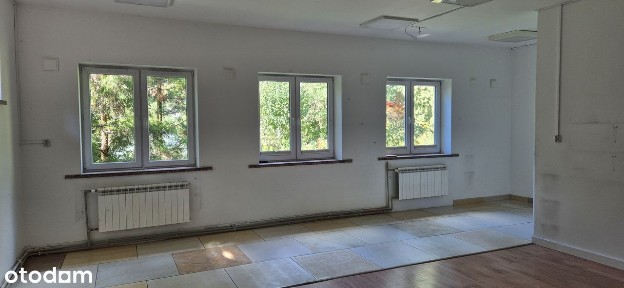 Parterowy domek na przedszkole, gabinet lekarski, masaż inne usługi