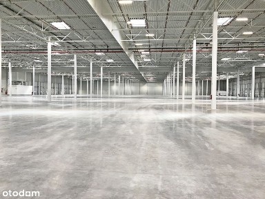 Magazyn blisko węzła S14, północna strona miasta