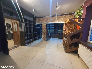 Blachownia budynek na sprzedaż przy głównej ulicy.