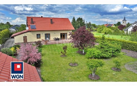 Komfortowy dom z garażem i tarasem | Wawrów