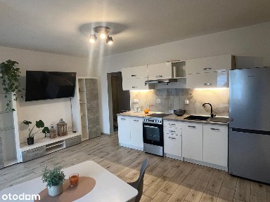 Słoneczne, komfortowe mieszkanie. Duży balkon!