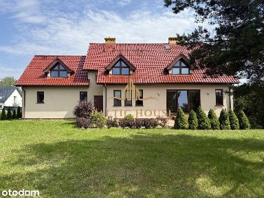 Dom wolnostojący Piękny ogród Do zamieszkania