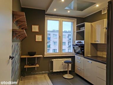 Kawalerka z oddzielna kuchnią i balkonem