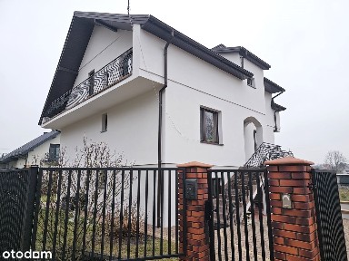 Elegancki i wygodny dom w świetnej lokalizacji.Zapraszam do obejrzenia