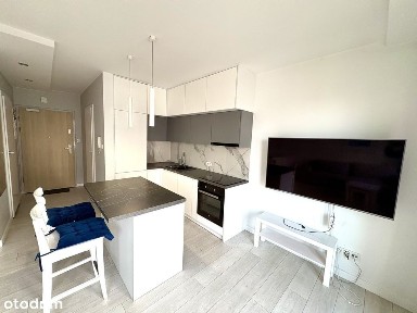 Kawalerka, Osiedle Karoliny, Garaż, komórka