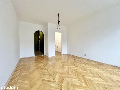 Przestronna kawalerka z opcją wydzielenia sypialni | Metro Pl. Wilsona