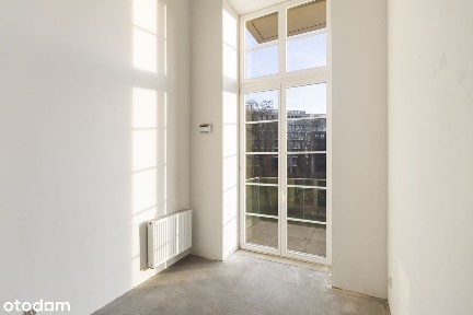 Przy Rynku | Południowe światło | 4,5 m sufit | 3 pokoje | 2 balkony