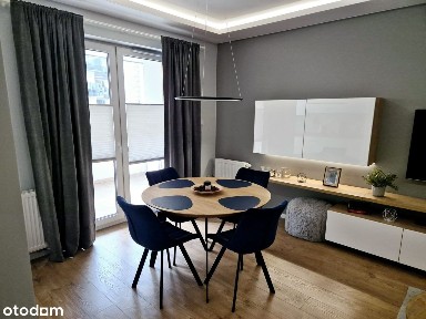 Komfortowe 2-pokojowe mieszkanie Trasportowa