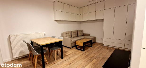 Gustowne mieszkanie na Bliskiej Woli w pobliżu linii metra M2, Tramwaj