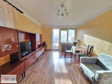 2 pokoje z balkonem na 1 piętrze + piwnica,strych