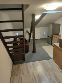 Kawalerka z antresolą