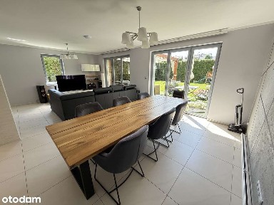 Dom, który daje przestrzeń - wysoki standard, gotowy do zamieszkania