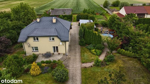 Dom, 200.0 m², Strzyżew