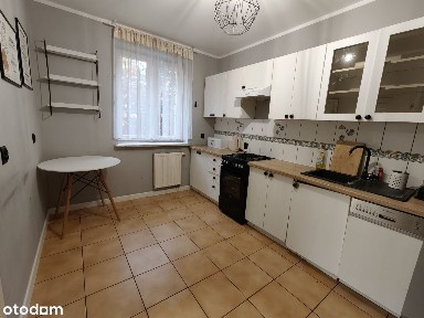 Apartament Oś Kochanowskiego, ul. Ks Skorupi, Miejsce postojowe